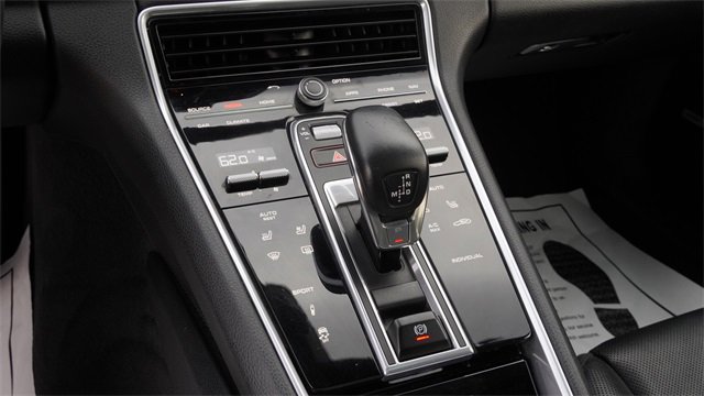 Used 2020 Porsche Panamera 4 image 27