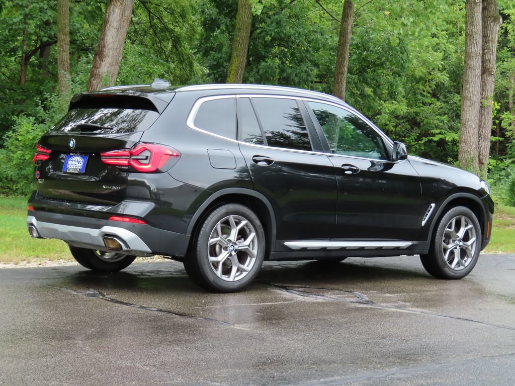 Used 2023 BMW X3 xDrive30i AWD/4WD image 3