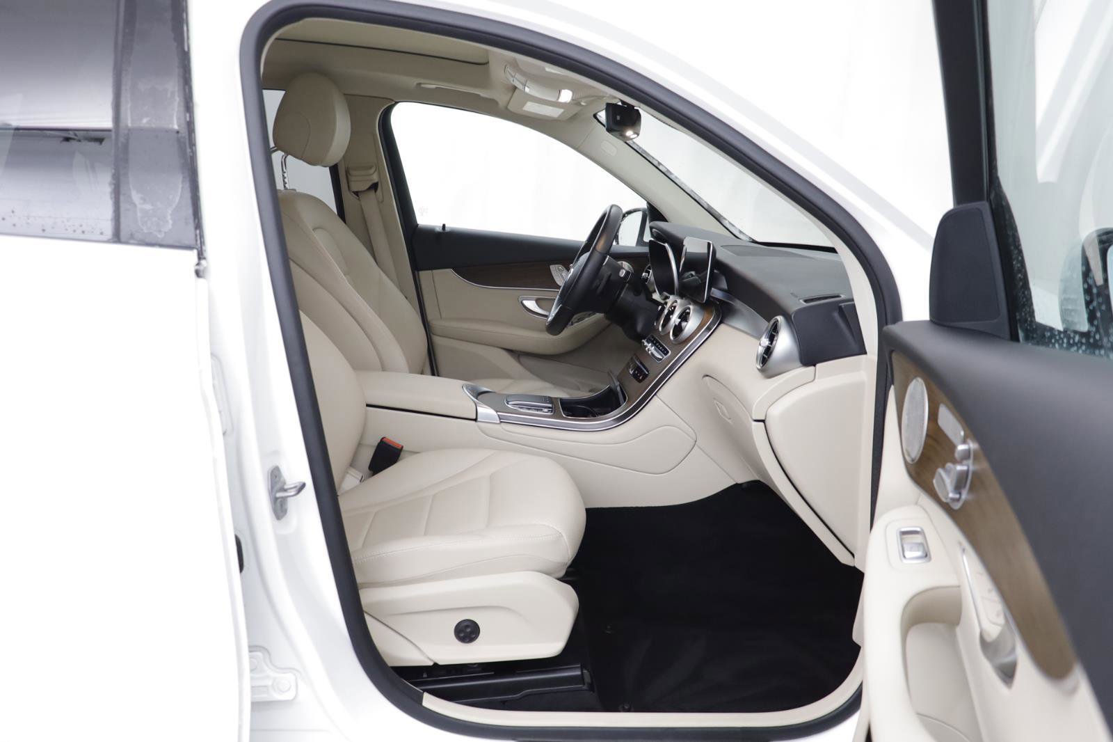 Used 2021 Mercedes-Benz GLC 300 4MATIC image 21