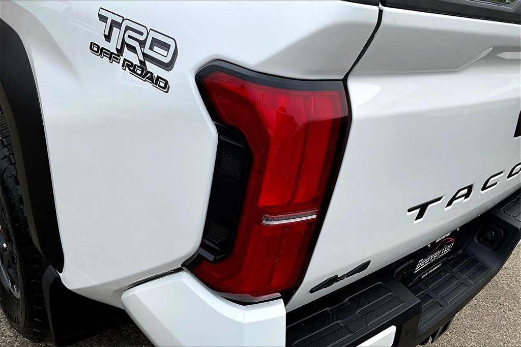Used 2025 Toyota Tacoma TRD Off-Road image 28