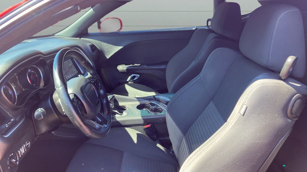 Used 2019 Dodge Challenger R/T image 9