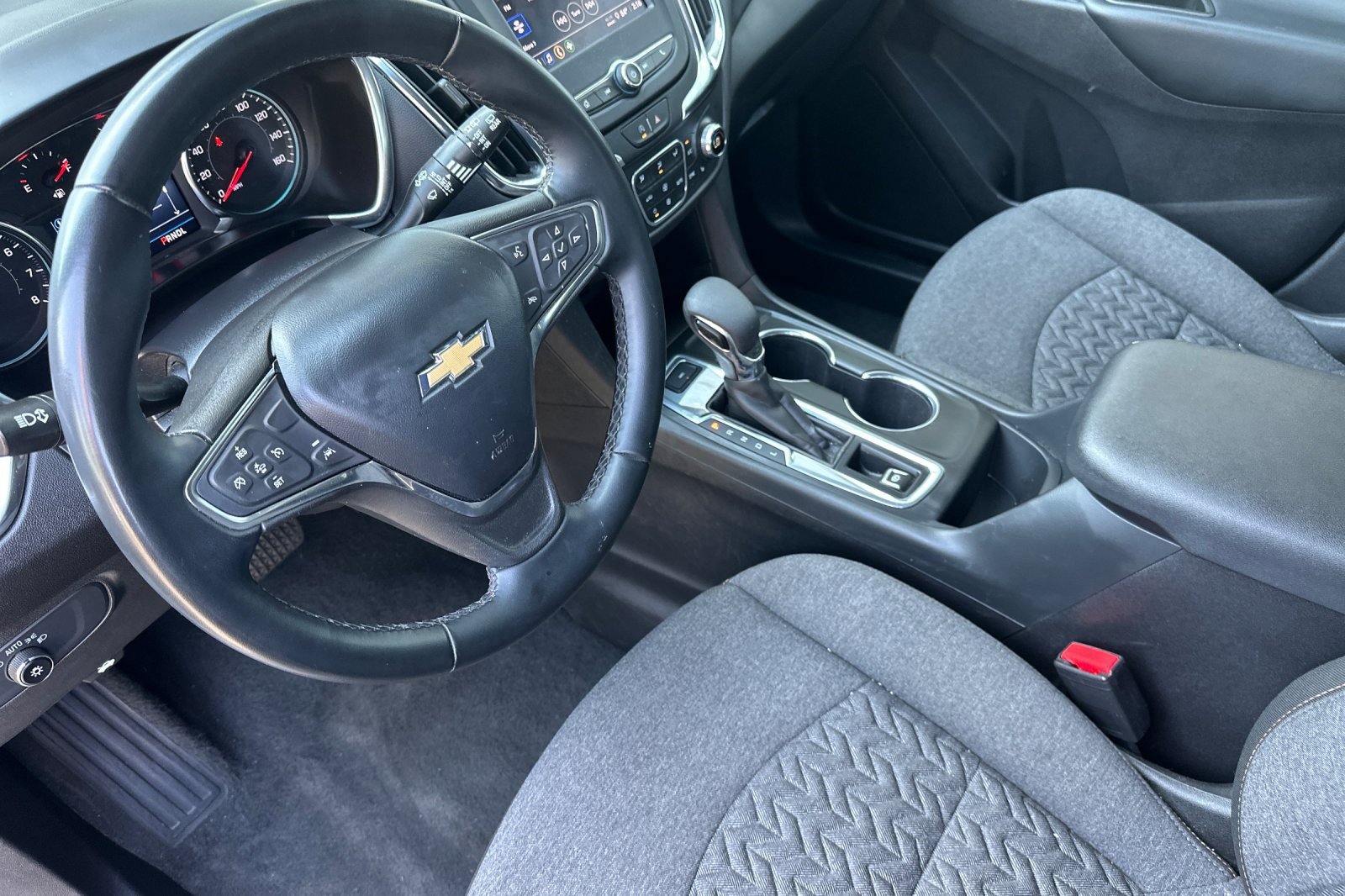 Used 2024 Chevrolet Equinox LT image 11