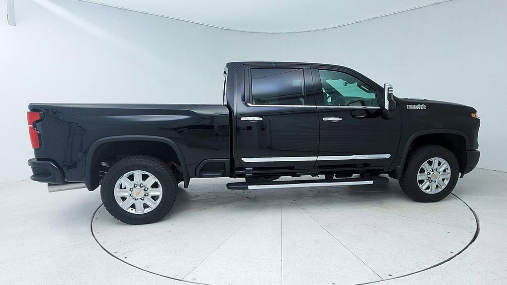 Used 2024 Chevrolet Silverado 2500 High Country w/ Technology Package AWD/4WD image 8
