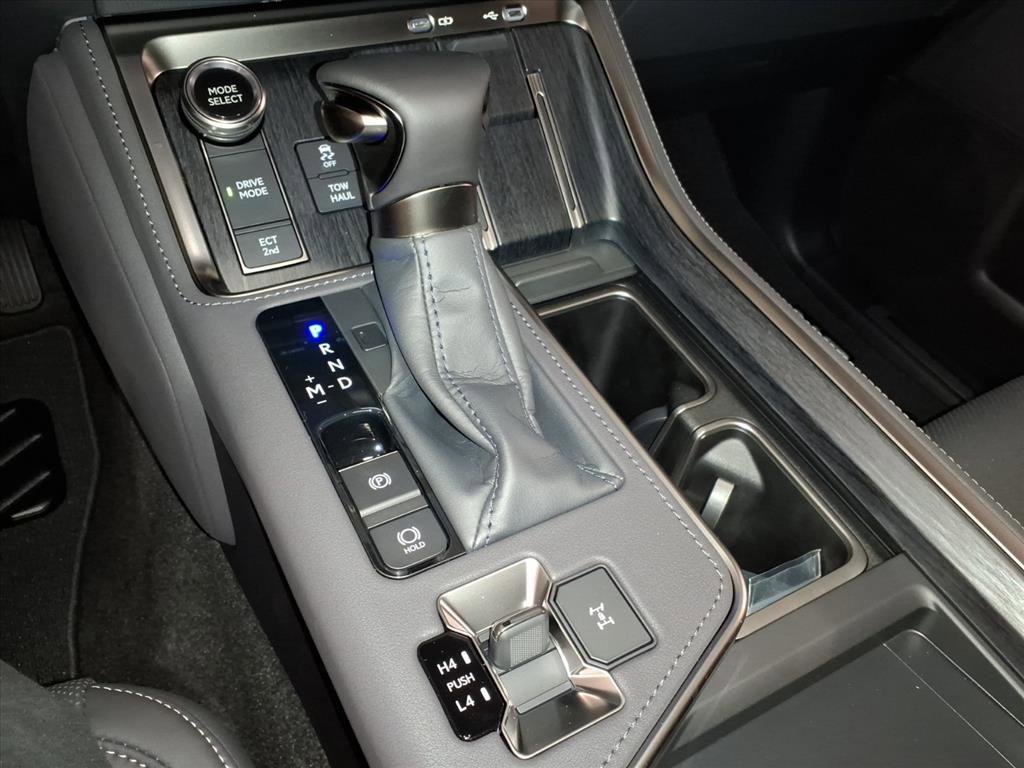 New 2025 Lexus GX 550 image 8