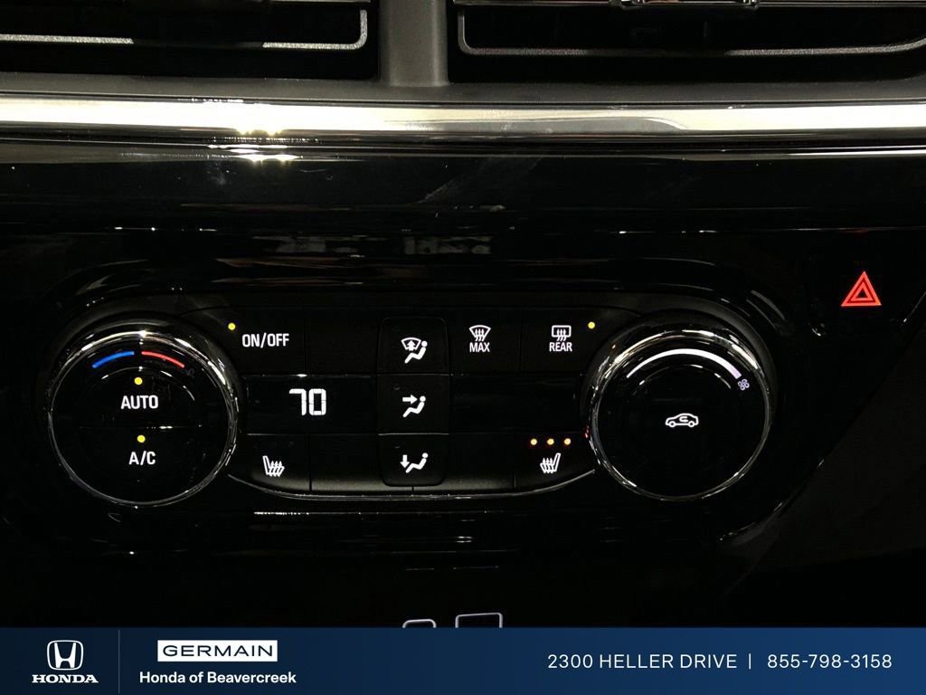 Used 2025 Chevrolet Trax RS w/ Sunroof Package FWD image 32