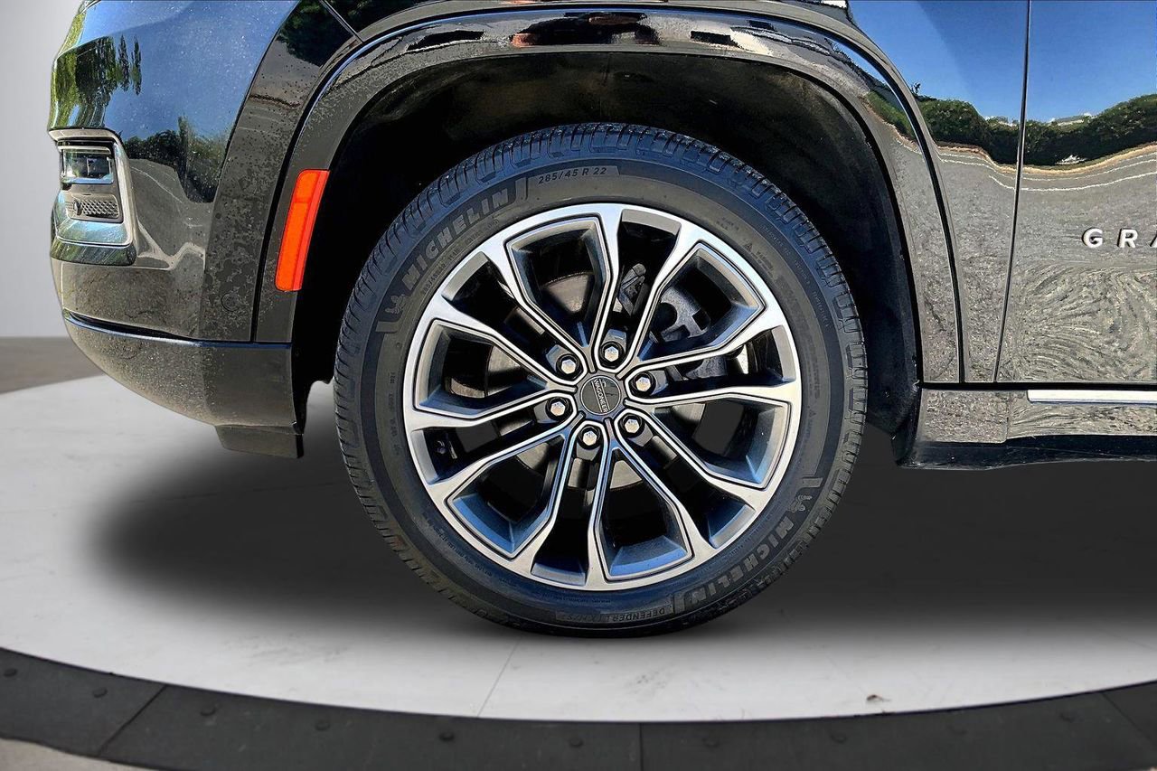 Certified 2022 Jeep Grand Wagoneer Series III AWD/4WD image 34