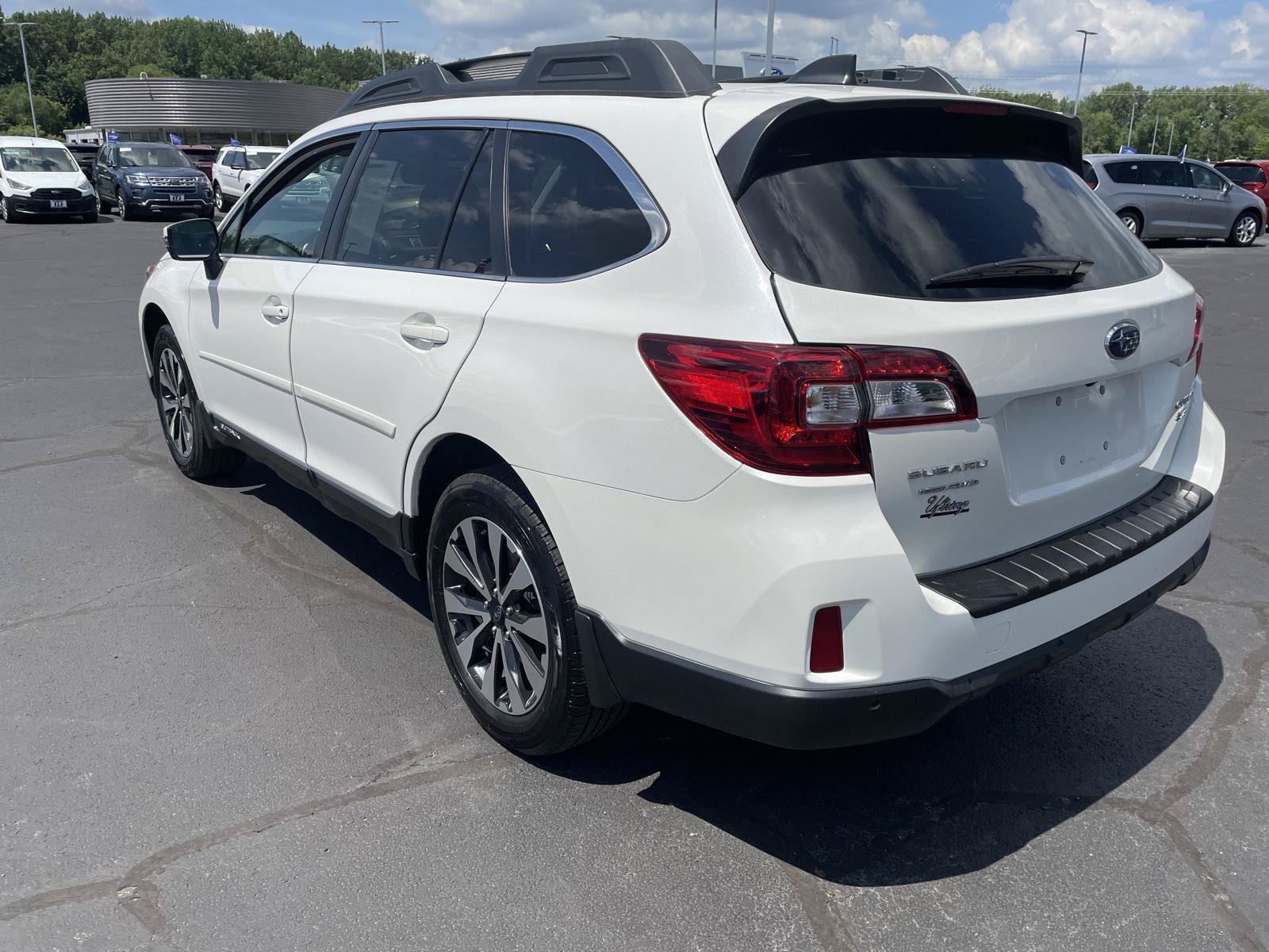 Used 2017 Subaru Outback 3.6R Limited AWD/4WD image 3
