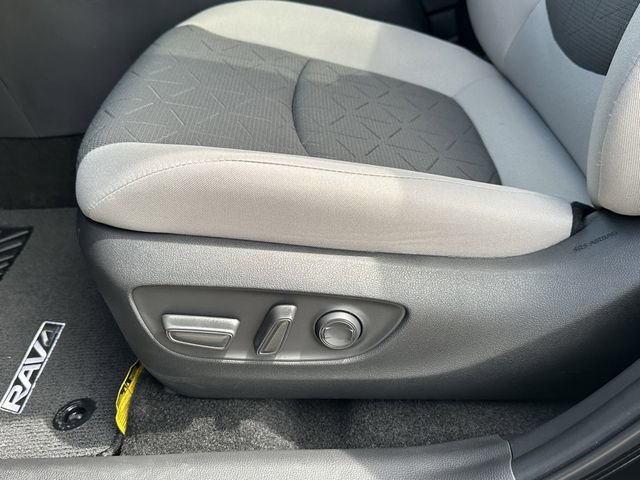 Used 2025 Toyota RAV4 XLE w/ Convenience Package FWD image 26