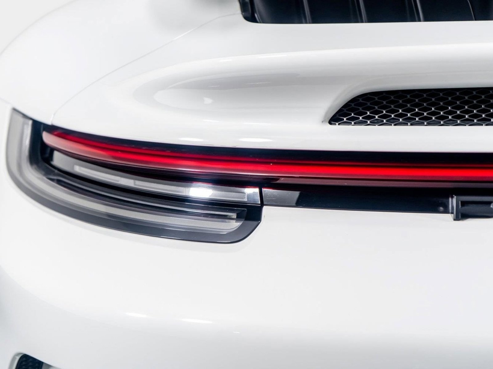Used 2022 Porsche 911 GT3 RWD image 12
