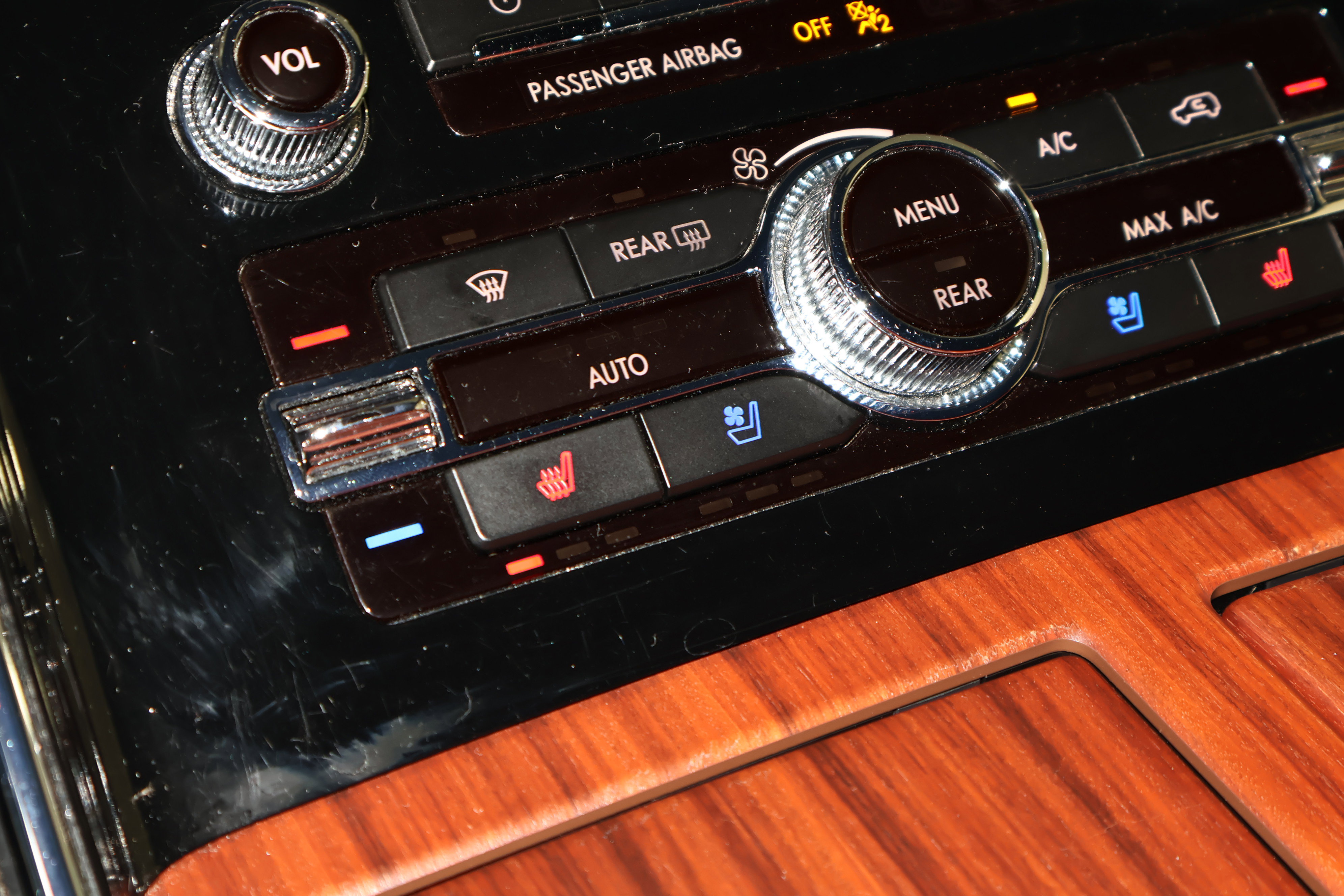 Used 2024 Lincoln Navigator Premiere image 33