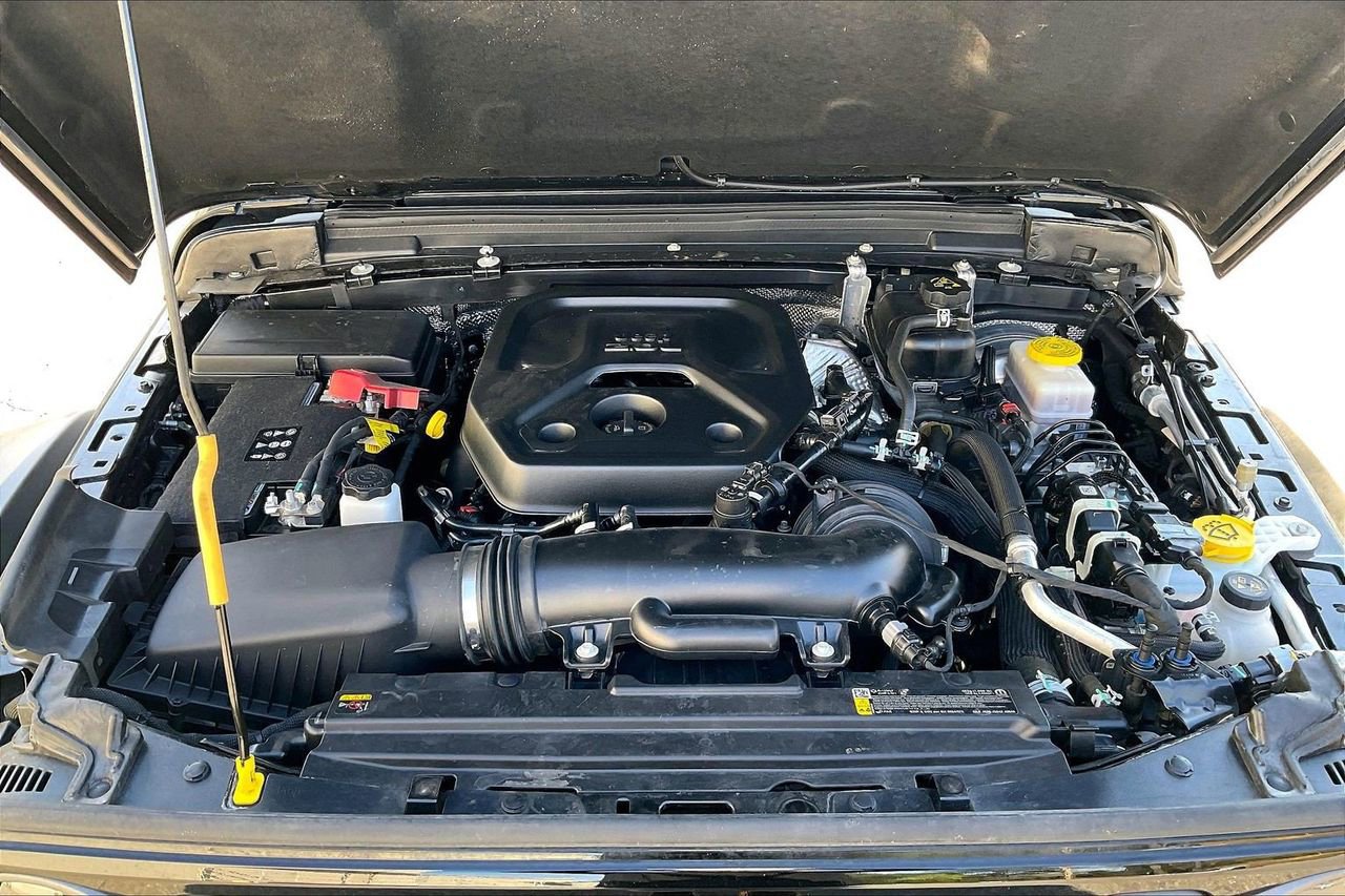 Certified 2025 Jeep Wrangler Unlimited Rubicon image 36