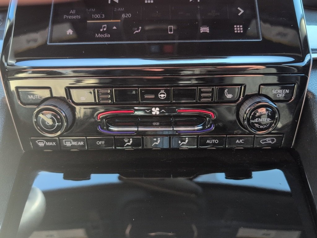 Used 2023 Jeep Grand Cherokee Altitude image 32