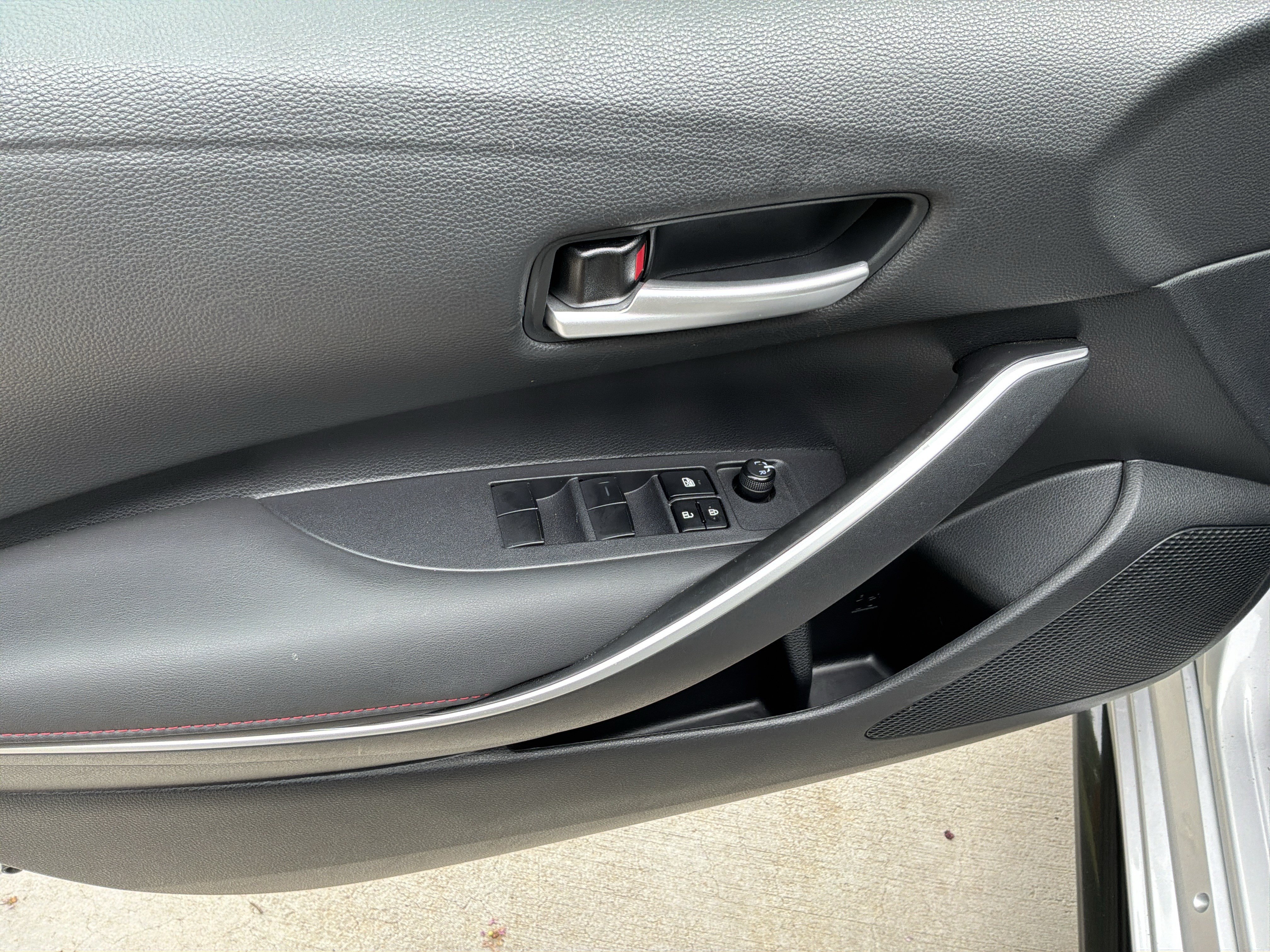 Used 2023 Toyota Corolla SE FWD image 15