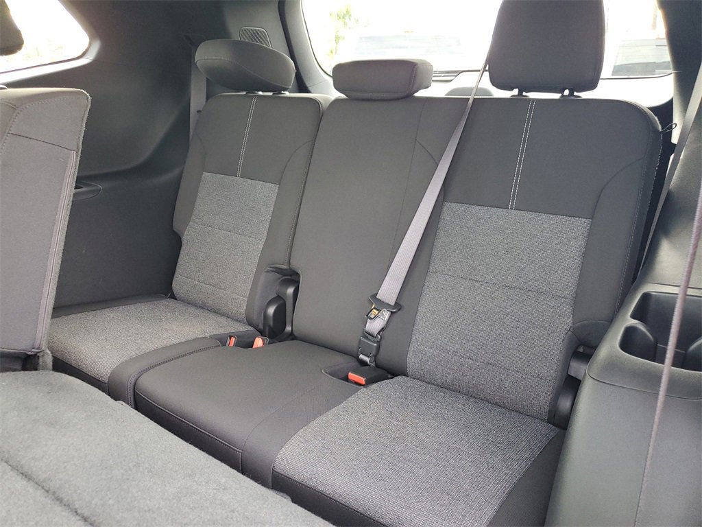 Used 2025 GMC Acadia Elevation image 16