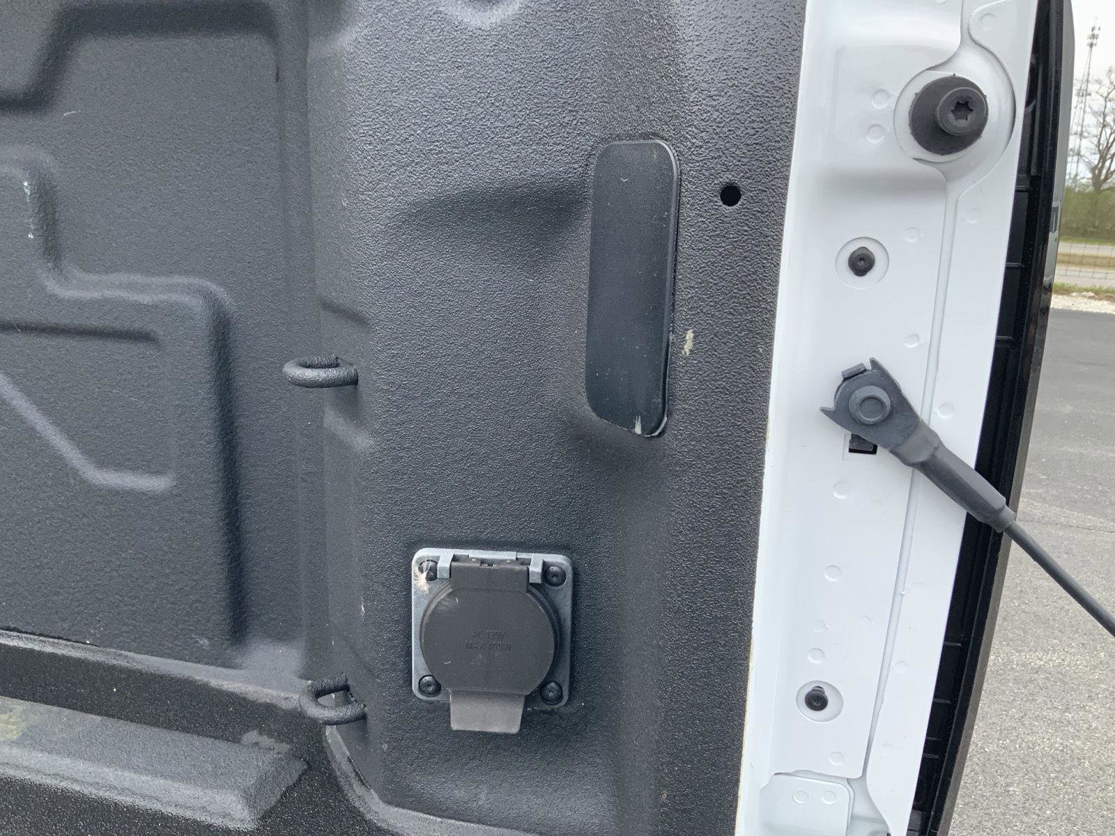 Used 2025 GMC Sierra 2500 SLE w/ SLE Convenience Package image 10