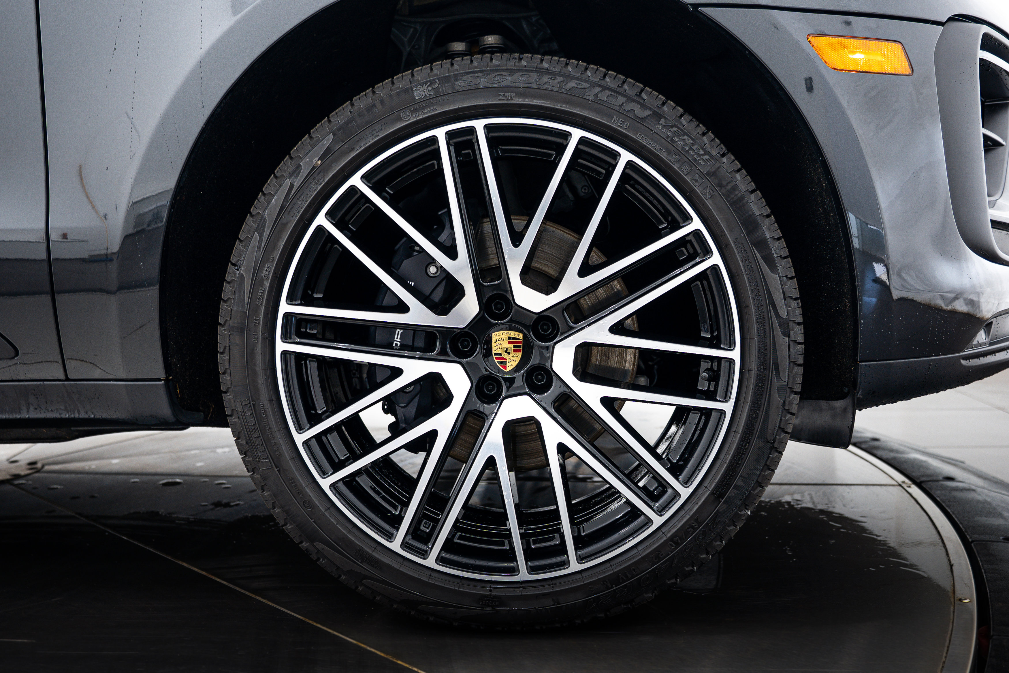 Certified 2026 Porsche Macan image 11