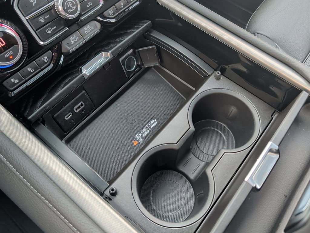 Used 2022 GMC Yukon XL Denali image 28