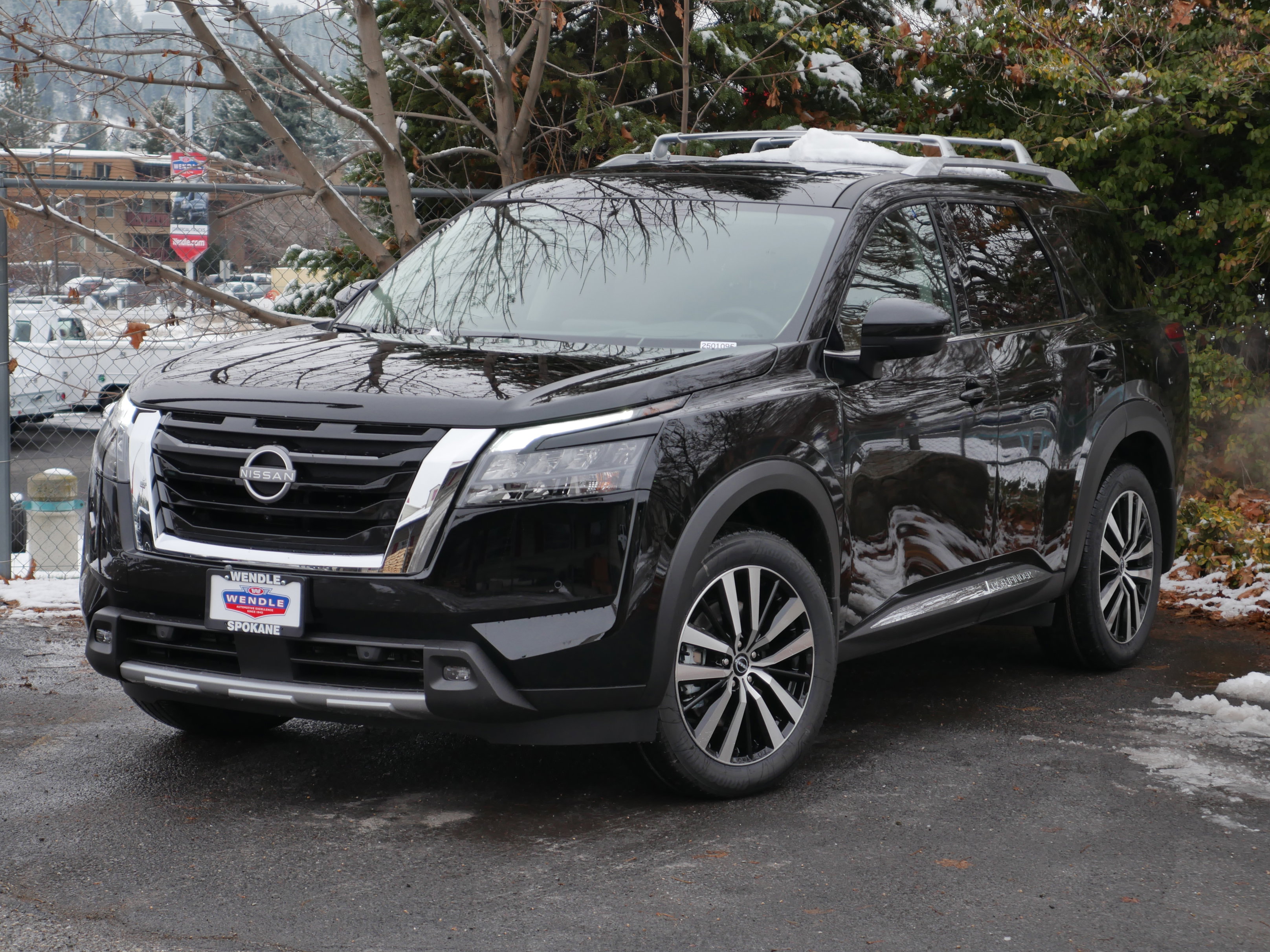 Certified 2025 Nissan Pathfinder Platinum w/ Cargo Package image 2