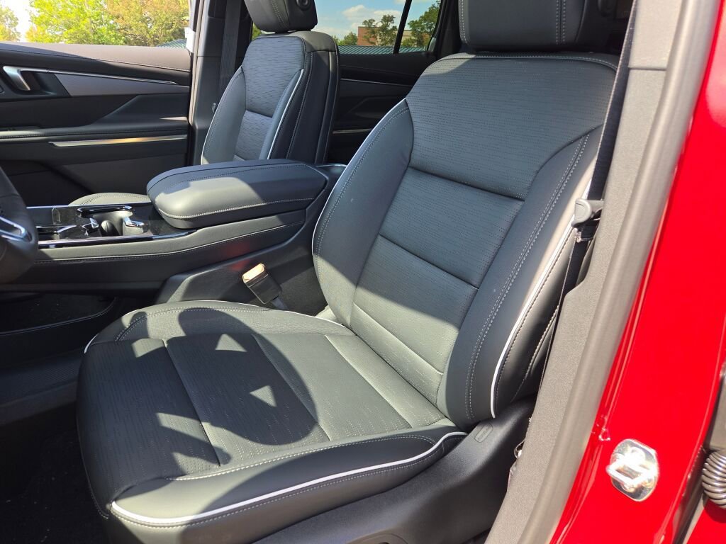 New 2026 Buick Enclave Sport Touring w/ Power Package image 28