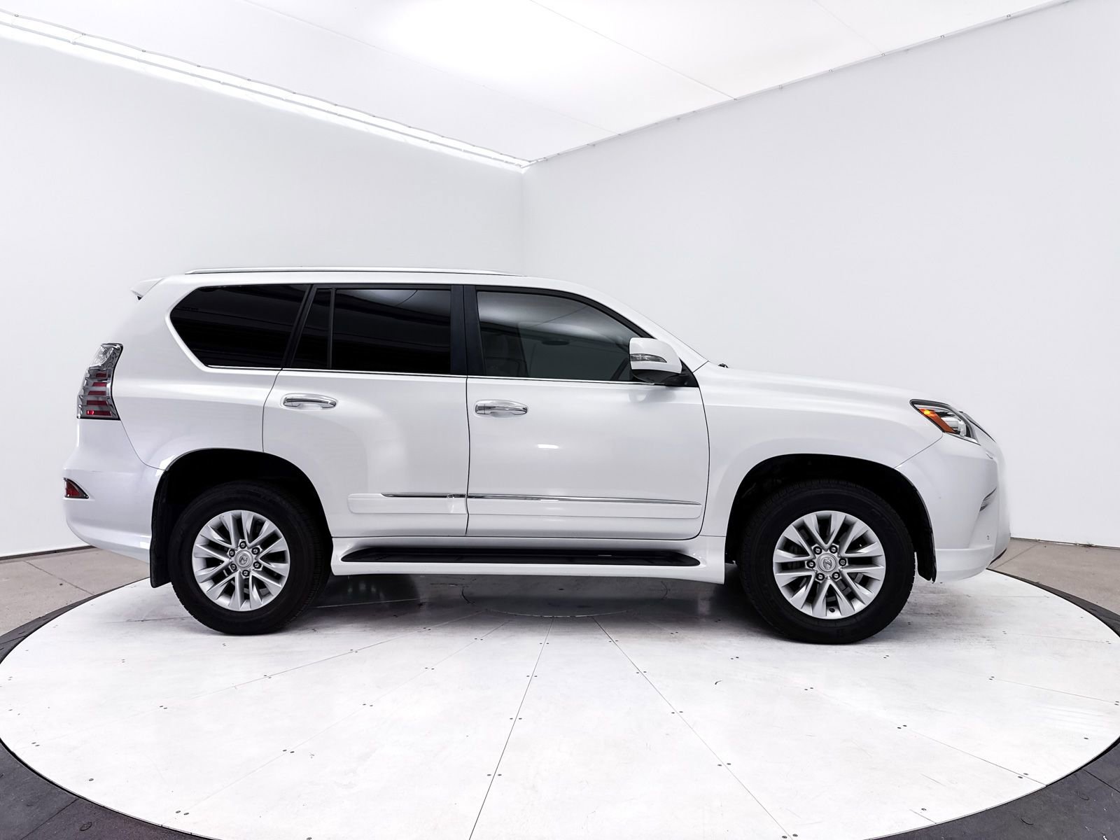 Used 2016 Lexus GX 460 w/ Premium Package AWD/4WD image 37