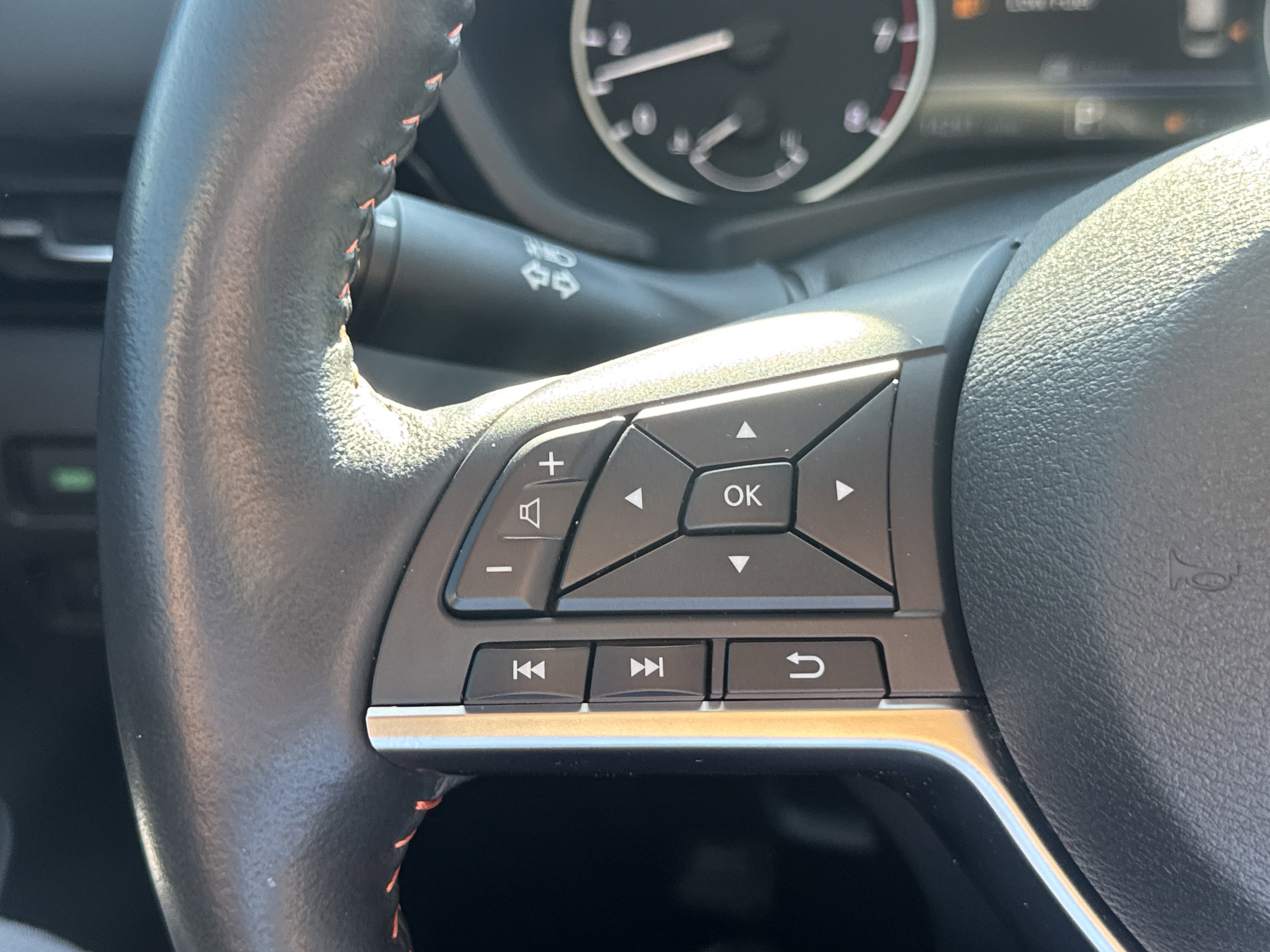 Used 2024 Nissan Sentra SR w/ SR Premium Package image 14