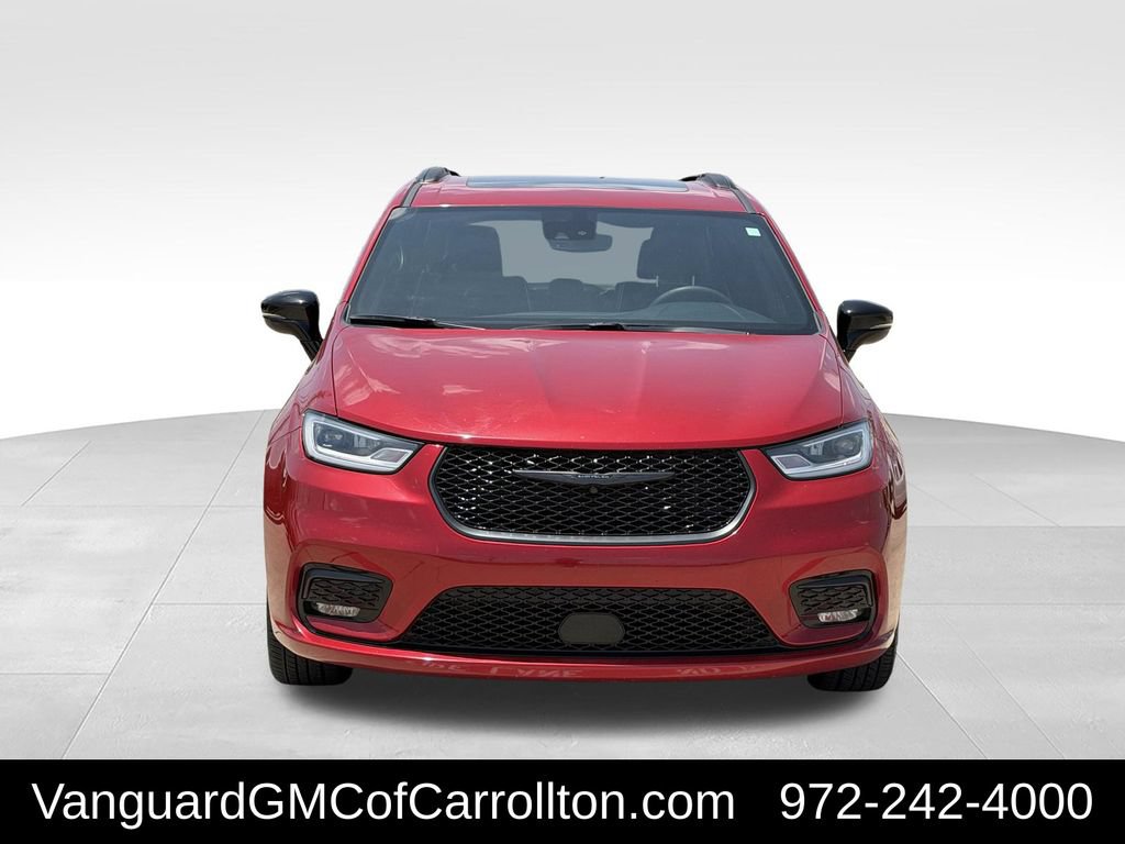 Used 2025 Chrysler Pacifica Limited FWD video 3