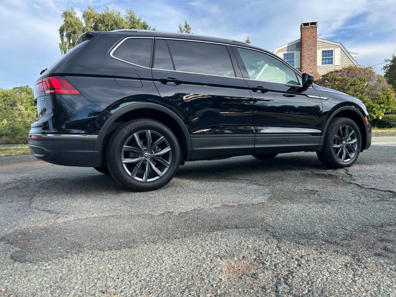 Used 2022 Volkswagen Tiguan SE image 35