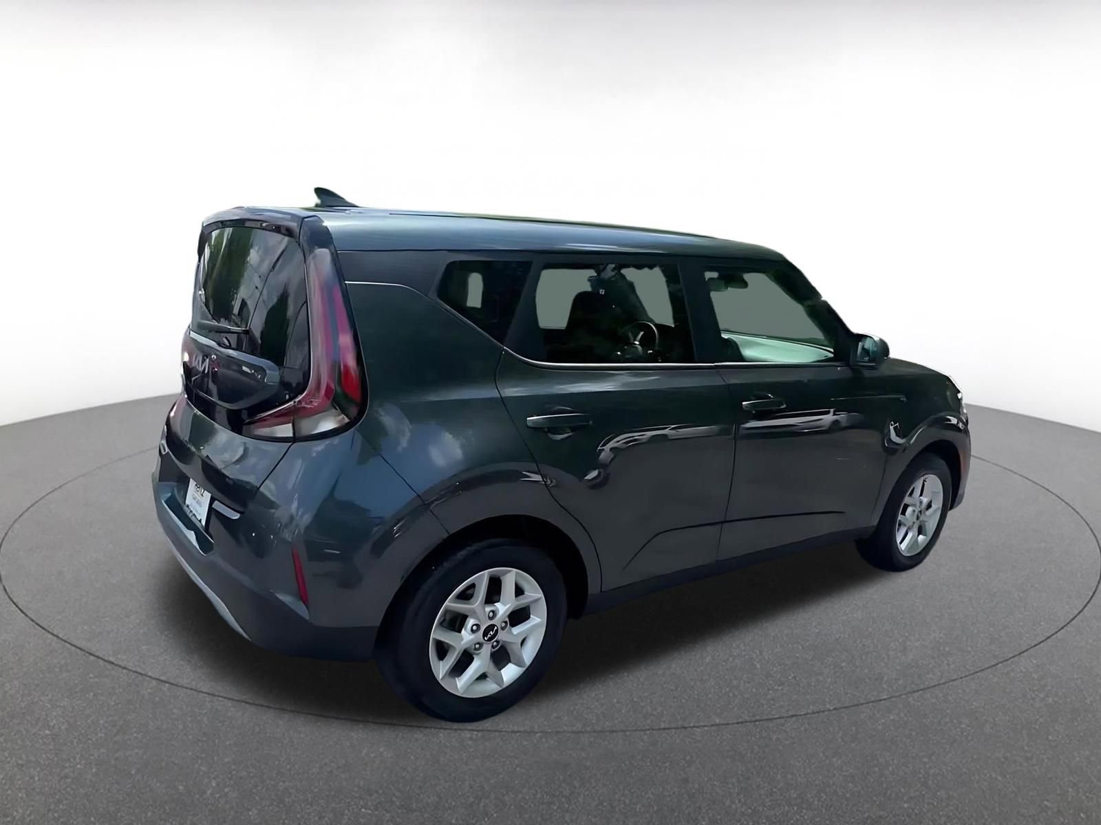 Used 2025 Kia Soul LX w/ LX Technology Package FWD image 15