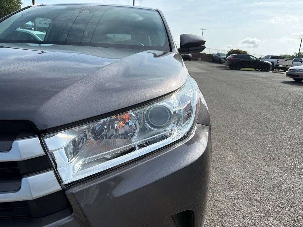 Used 2019 Toyota Highlander LE FWD image 10