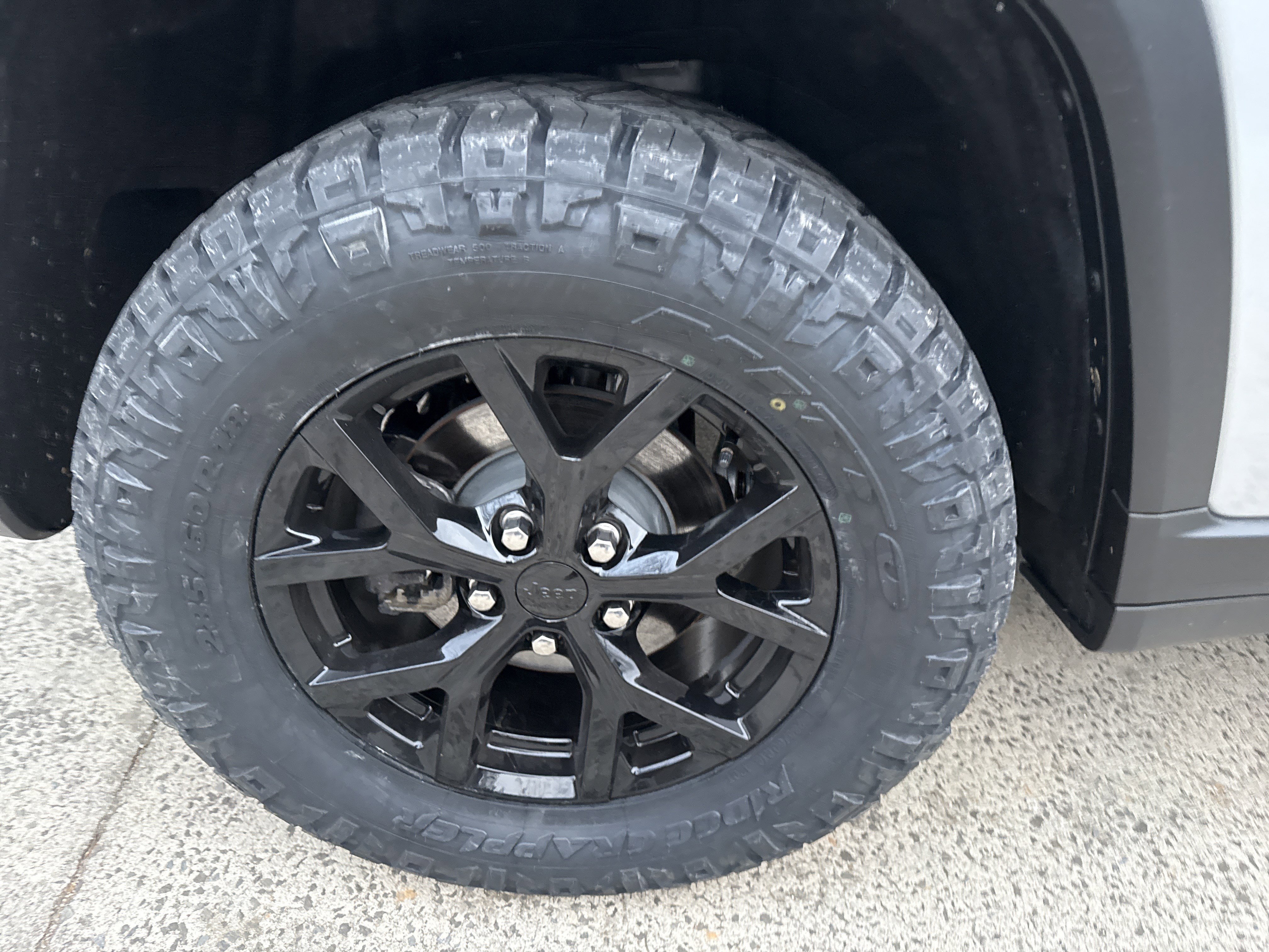 New 2025 Jeep Grand Cherokee Altitude image 14