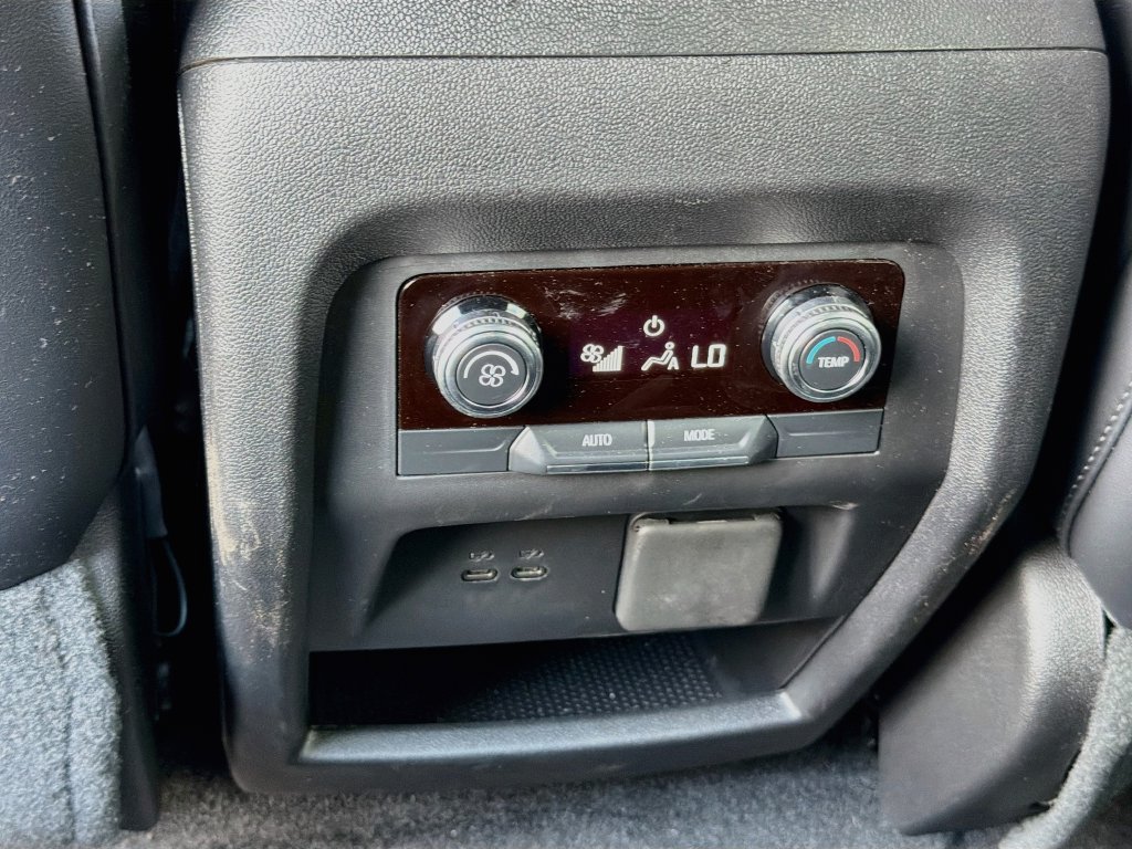 Used 2025 GMC Acadia AT4 AWD/4WD image 24