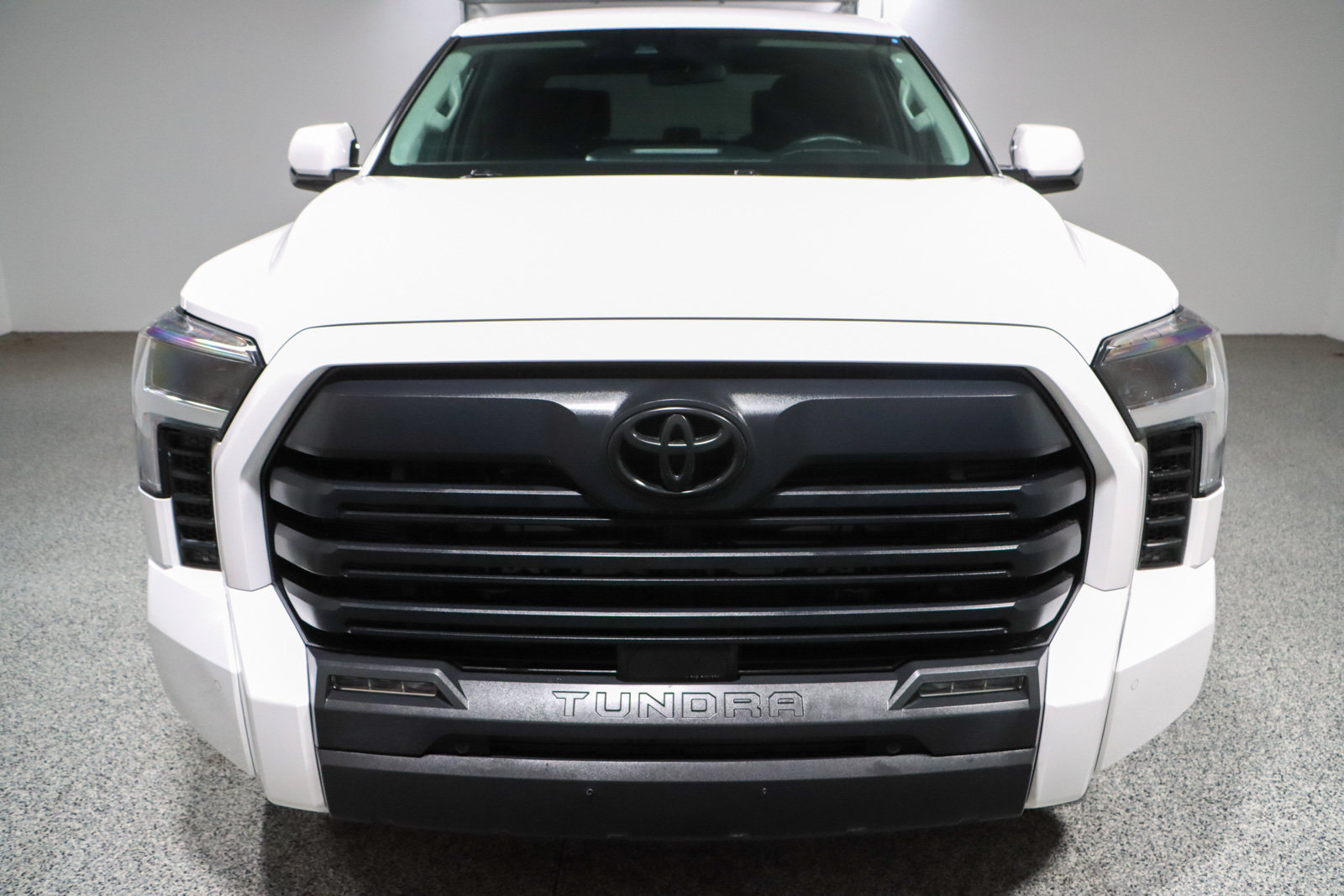 Used 2024 Toyota Tundra SR5 w/ SR5 Convenience Package AWD/4WD image 4