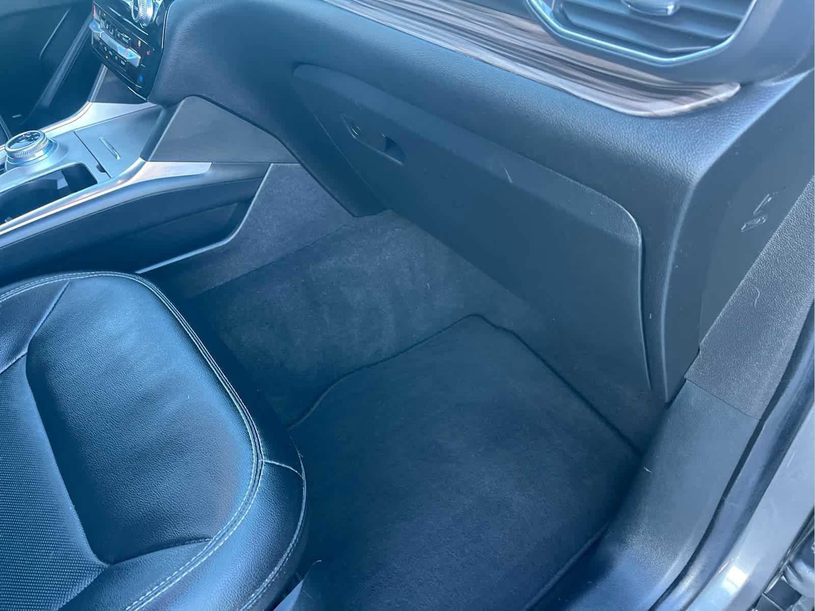 Used 2021 Ford Explorer Limited w/ Equipment Group 301A image 16