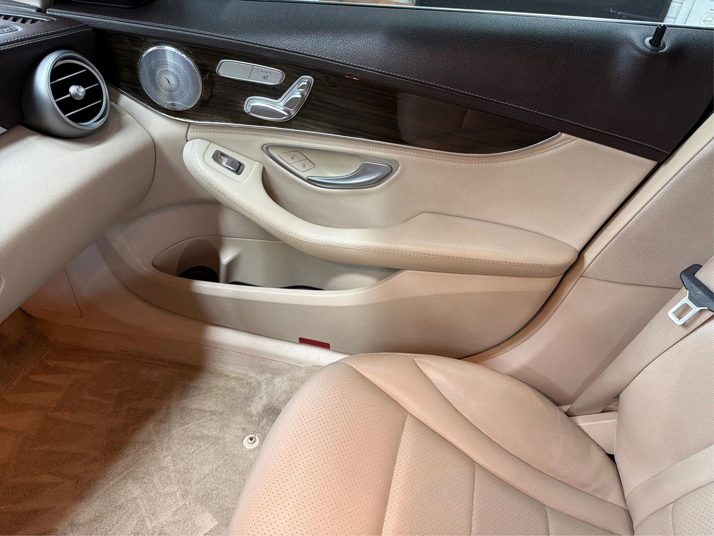 Used 2015 Mercedes-Benz C 300 4MATIC Sedan w/ Multimedia Package image 43