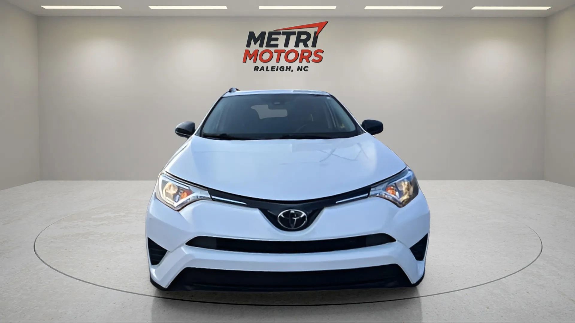 Used 2018 Toyota RAV4 LE image 8