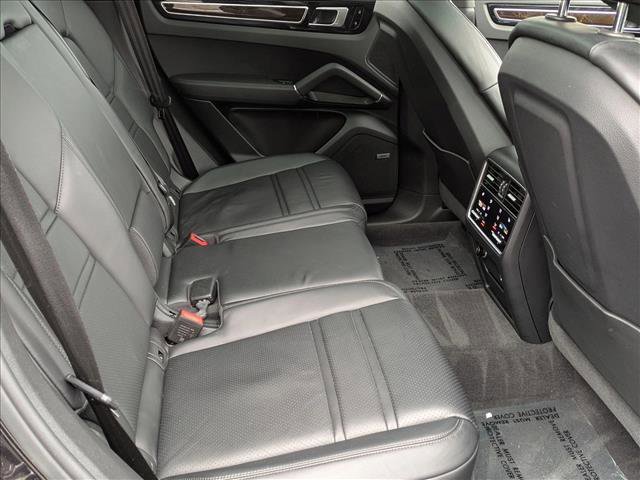 Used 2020 Porsche Cayenne S image 21