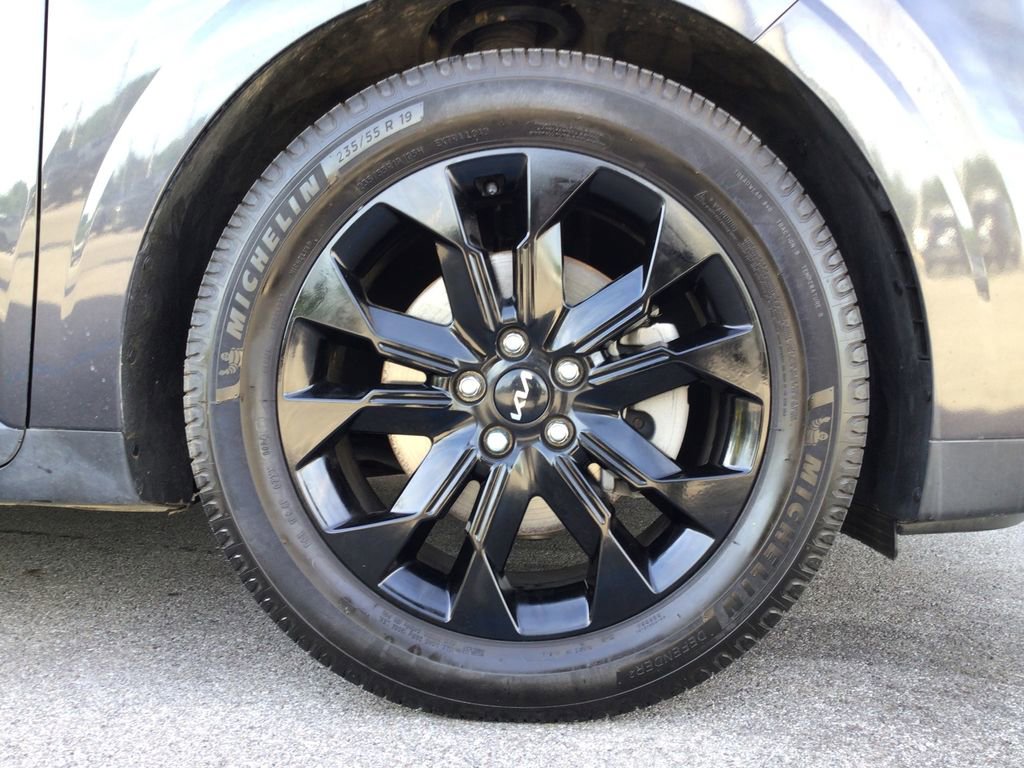 Used 2023 Kia Carnival SX Prestige FWD image 17