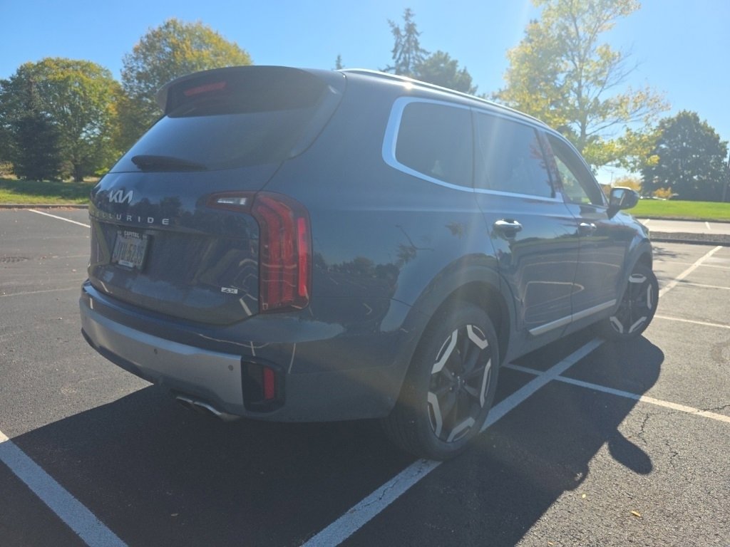 Used 2023 Kia Telluride S image 10