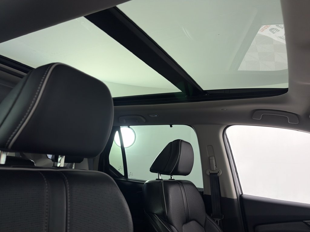 Used 2023 Honda Pilot Elite image 32