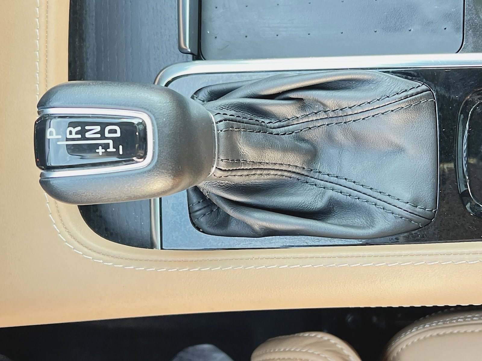 Used 2022 Volvo XC90 T6 Inscription w/ Advanced Package image 22