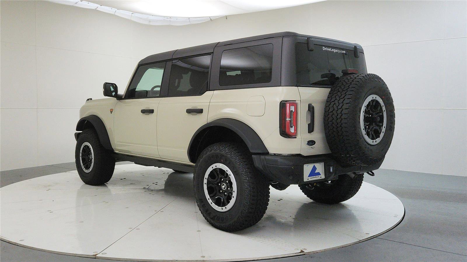 New 2025 Ford Bronco Badlands image 6