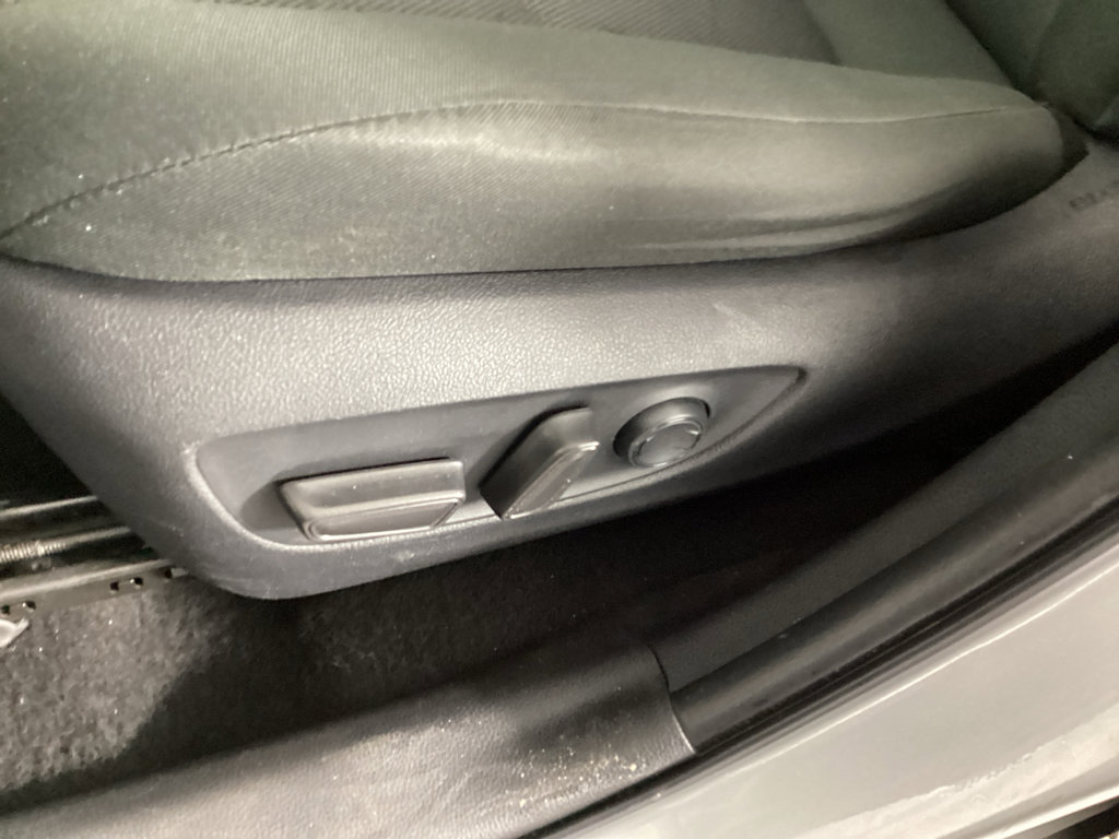 Used 2022 Toyota RAV4 XLE AWD/4WD image 15
