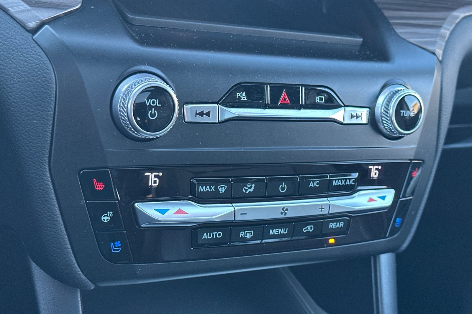 Used 2020 Ford Explorer Limited w/ Class III Trailer Tow Package image 25