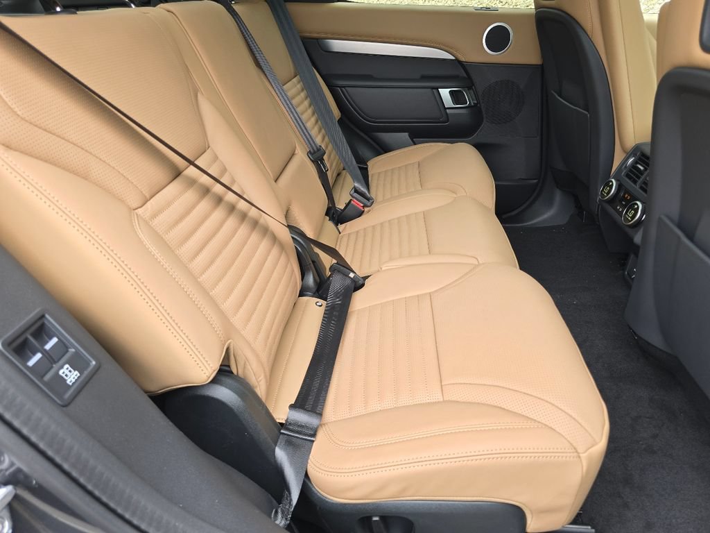 New 2026 Land Rover Discovery Limited Edition AWD/4WD image 34