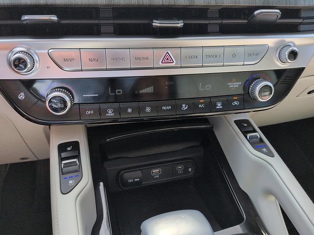 Used 2023 Kia Telluride EX w/ EX Captain's Chair Package AWD/4WD image 23
