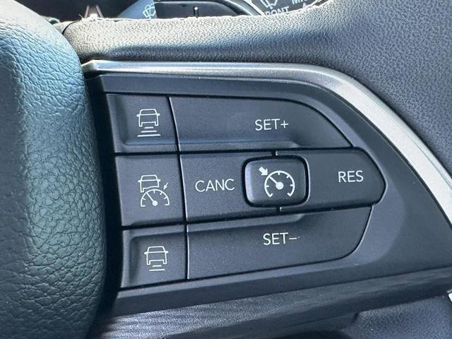 Used 2024 Jeep Grand Cherokee Laredo X w/ Luxury Tech Group I image 20