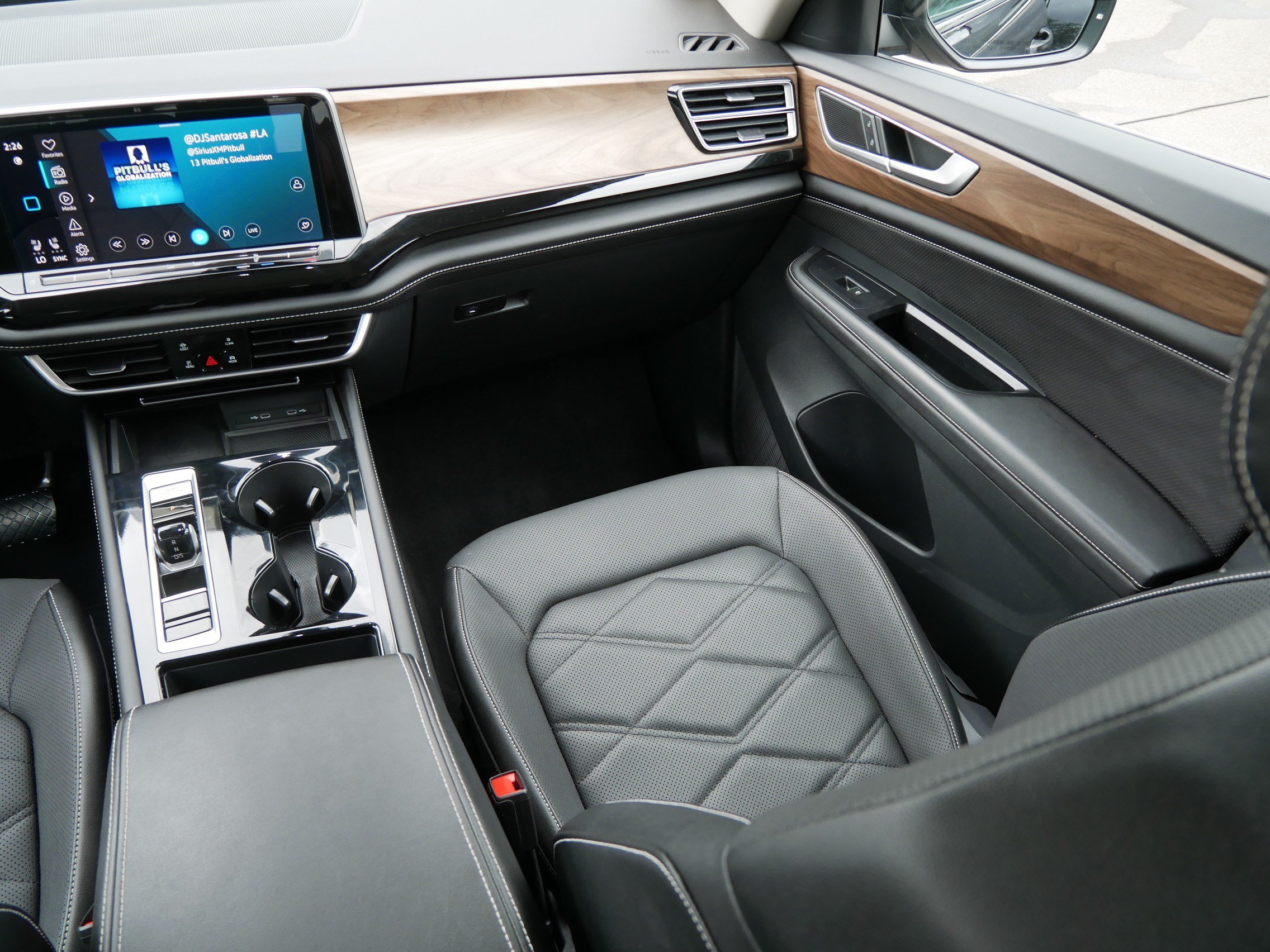 Certified 2024 Volkswagen Atlas SE AWD/4WD image 11