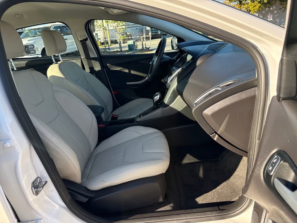 Used 2015 Ford Focus Titanium image 24