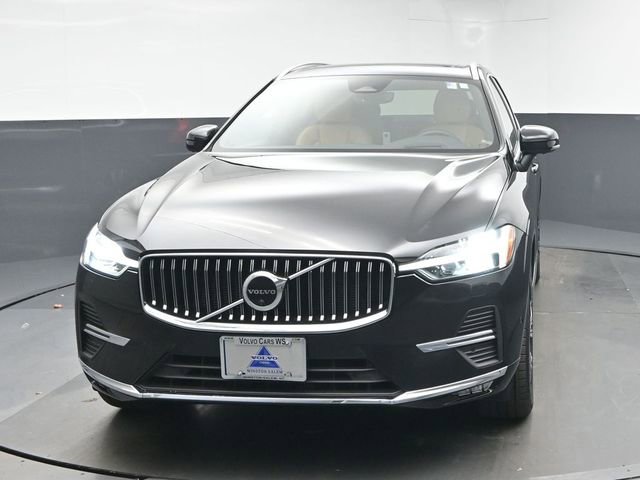 Used 2023 Volvo XC60 B6 Ultimate w/ Climate Package image 3