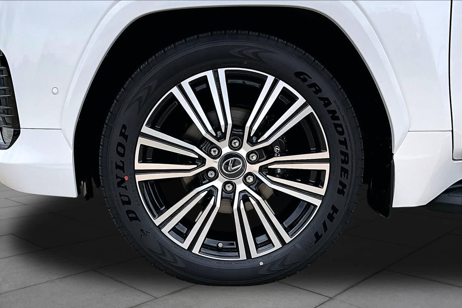 New 2026 Lexus LX 700h Luxury AWD/4WD image 11